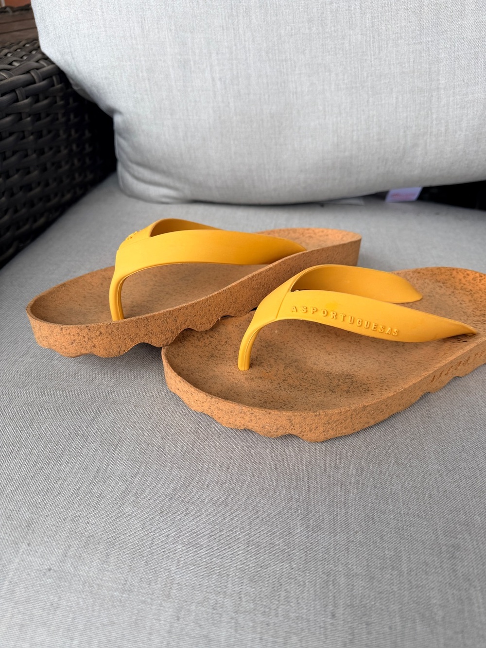 Asportuguesas by London Fly Yellow Cork-Style Flip Flop Sandals Size 42 EUC